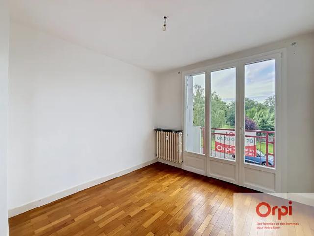 Location Appartement Place de la Fraternité, Montluçon