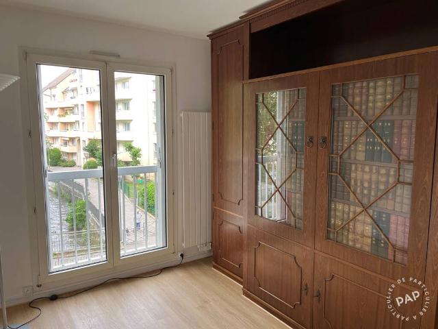 Location Appartement Place de la Fraternité, Longjumeau
