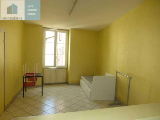 Location Appartement Place de la Halle, Le Puy en Velay