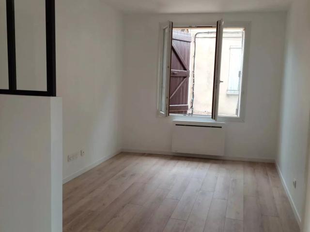 Location Appartement Place de la Halle, Montesquieu Volvestre