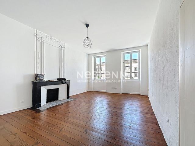 Location Appartement Place de la Libération, Villeneuve sur Lot