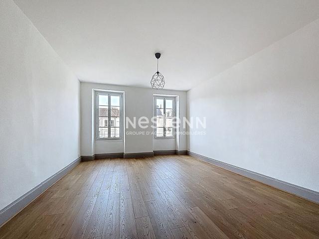 Location Appartement Place de la Libération, Villeneuve sur Lot