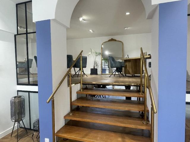 Location Appartement Place de la Mairie, Corneilhan