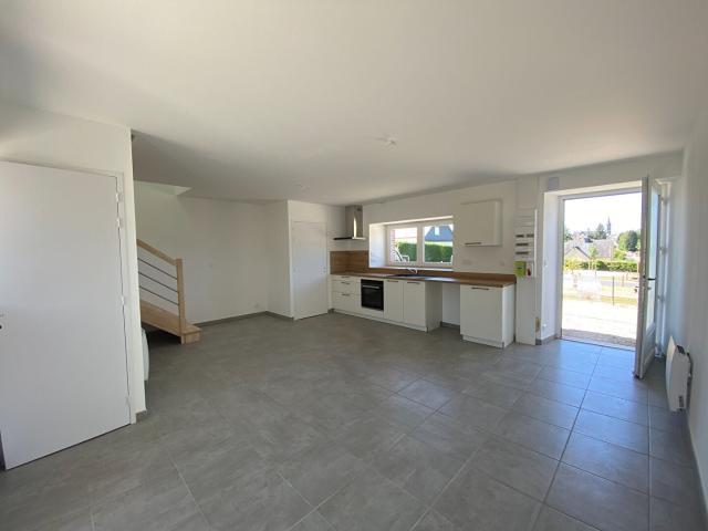 Location Appartement Place De La Mairie, Illifaut