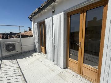 Location Appartement Place de la Mairie, Saint Pierre de Mézoargues