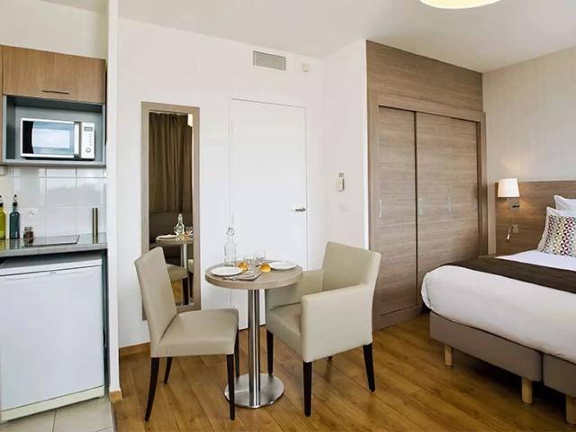 Location Appartement Place de la Renaissance, Bois Colombes