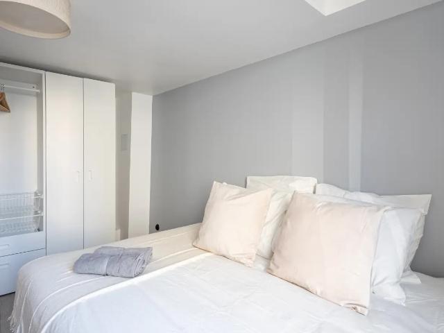 Location Appartement Place de la Réunion, Paris