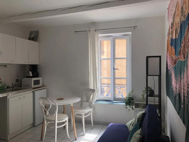 Location Appartement Place de la Révolution, Béziers