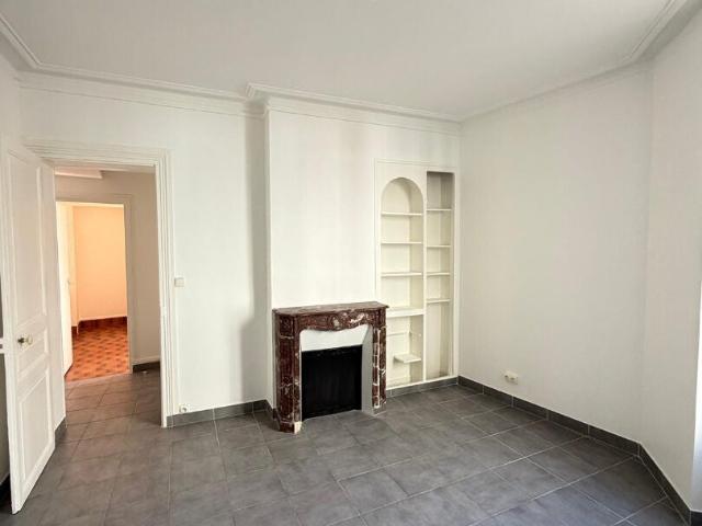 Location Appartement Place de l'Église, Charenton le Pont