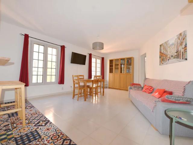 Location Appartement Place de l'Évêché, Grasse