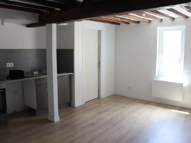 Location Appartement Place de l'Hôtel de Ville, Auxerre