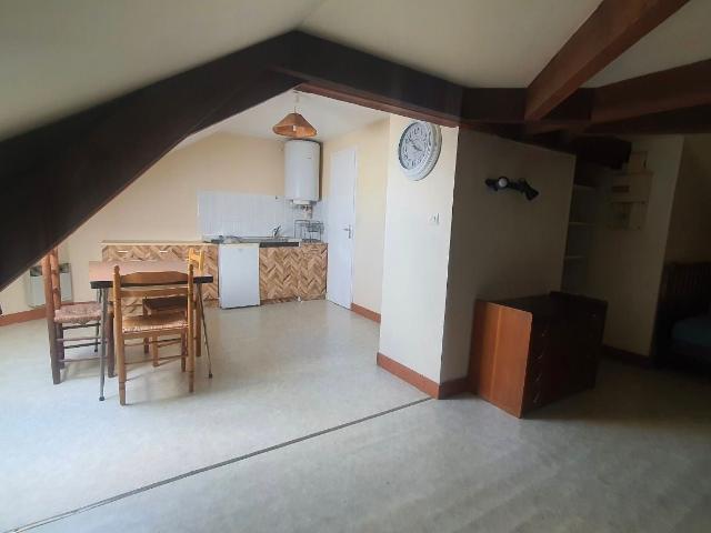 Location Appartement Place de l'Hôtel de Ville, Breuty