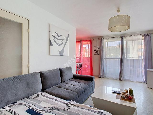 Location Appartement Place de Provence, Vitrolles