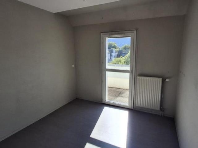 Location Appartement Place des Coulmes, Eybens