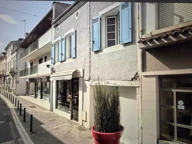 Location Appartement Place des Capucins, Nogaro