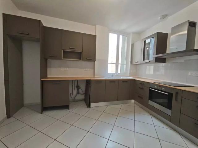 Location Appartement Place des États Unis, Paris