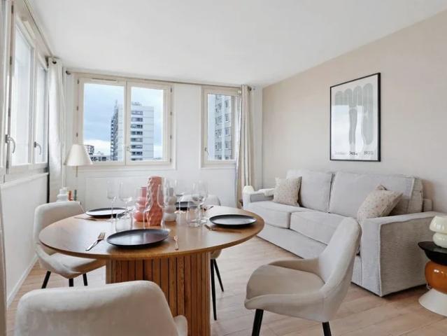 Location Appartement Place des Fêtes, Paris