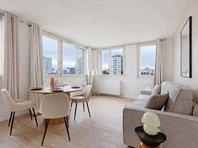 Location Appartement Place des Fêtes, Paris