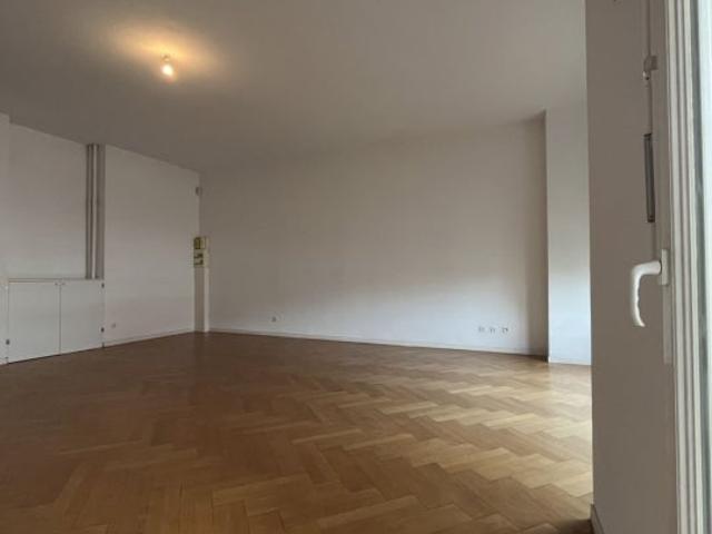 Location Appartement Place des Marseillaises, Marseille