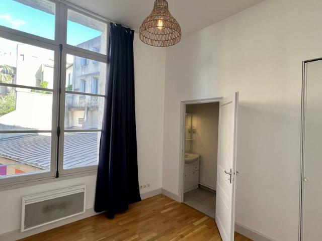 Location Appartement Place des Martyrs de la Résistance, Montpellier