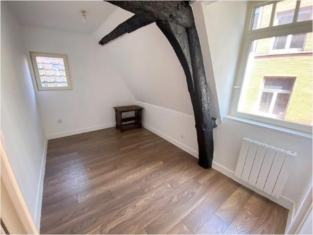 Location Appartement Place des Reignaux, Lille