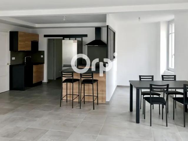 Location Appartement Place des Terreaux, Saint Symphorien sur Coise