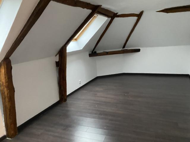 Location Appartement Place du Valois, Senlis