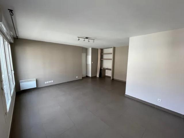 Location Appartement Place du Vingt Sept Août, Coulommiers