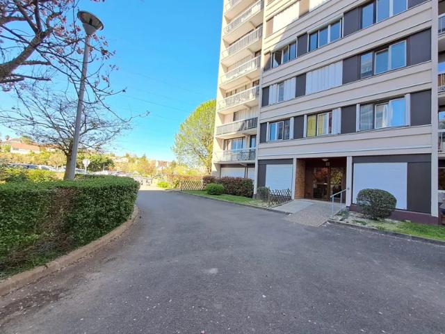 Location Appartement Place du Bois Madame, Chelles