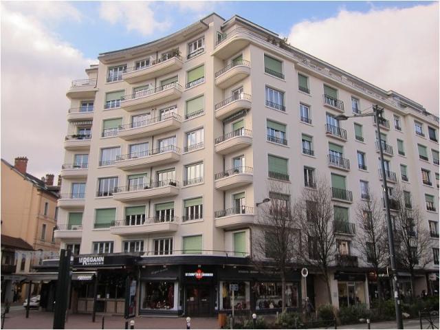 Location Appartement Place du Château, Annecy