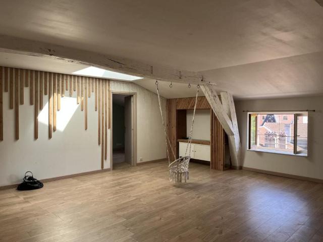 Location House Place du Château, Bourgoin Jallieu
