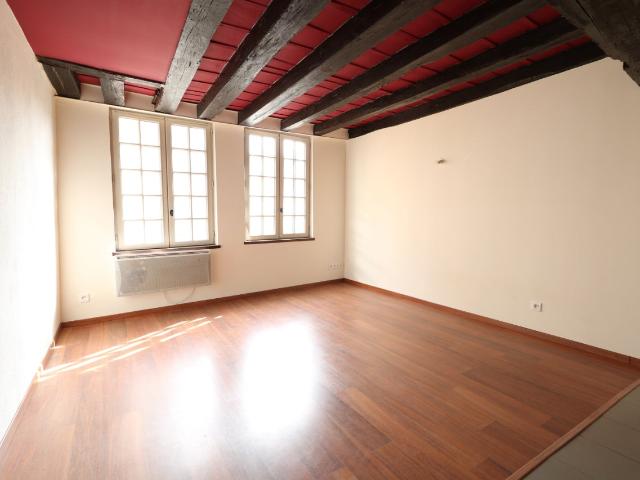 Location Appartement Place du Châtelet, Orléans