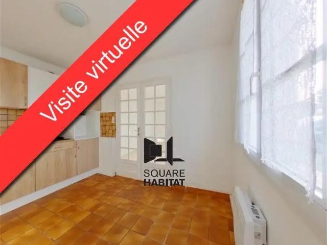 Location Appartement Place du Champ de Foire, Bouresse