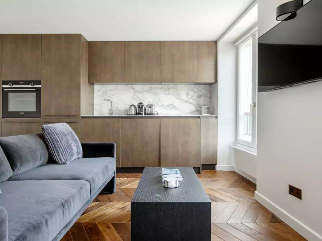 Location Appartement Rue Danielle Casanova, Paris