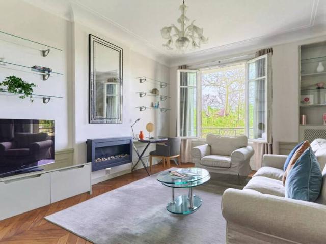 Location Appartement Place du Maréchal de Lattre de Tassigny, Paris