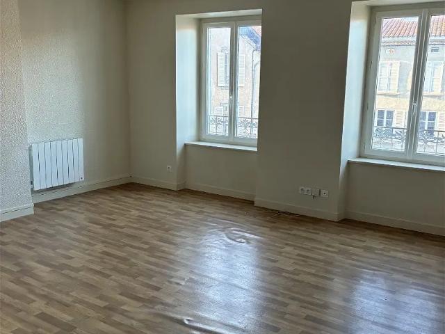 Location Appartement Place du Postel, Brioude