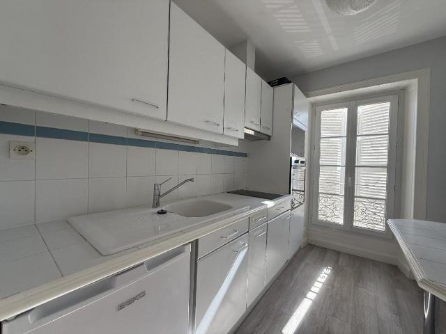 Location Appartement Place du Prieuré, Cognac