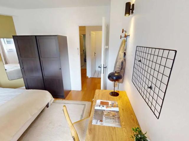 Location Appartement Place Étienne Pernet, Paris