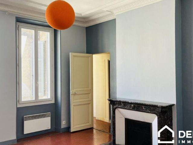 Location Appartement Place Félix Baret, Marseille