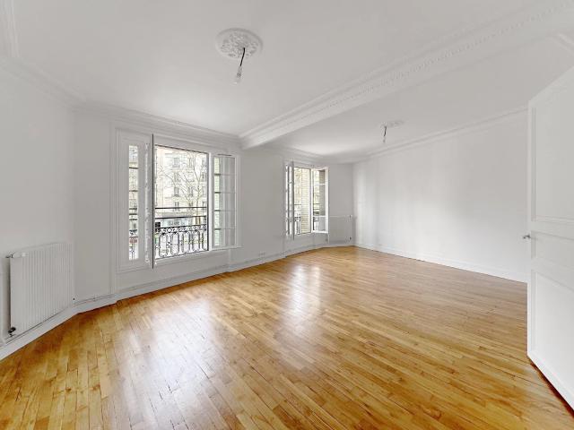 Location Appartement Place Félix Éboué, Paris