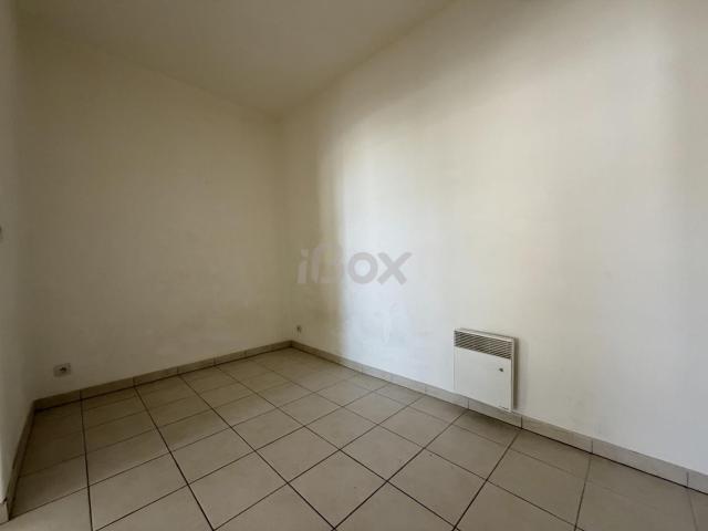 Location Appartement Place François Bernard, Cuers
