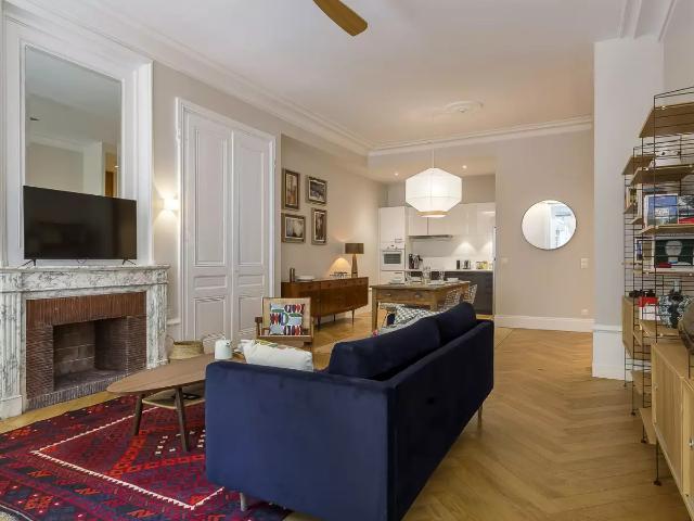 Location Appartement Place Gabriel Rambaud, Lyon
