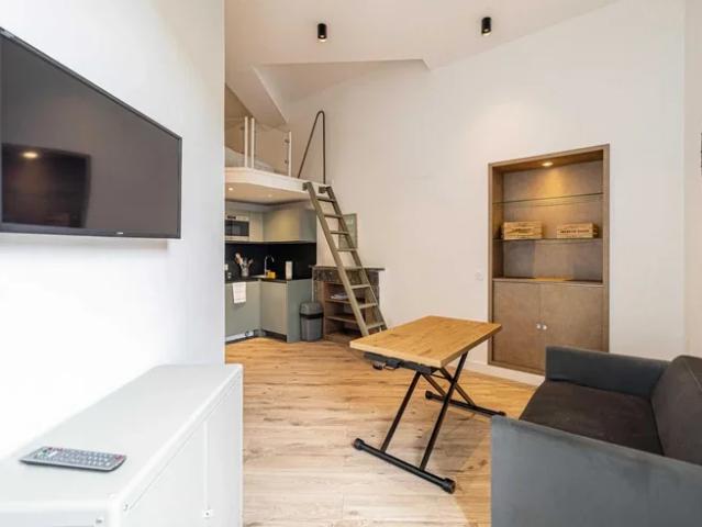 Location Appartement Place Garibaldi, Nice