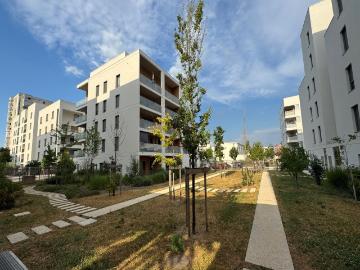 Location Appartement Place Général Jean Raby, Bron