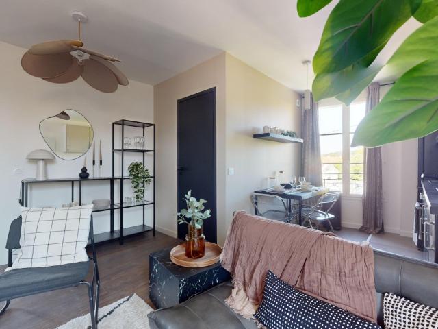 Location Appartement Place Georges Clemenceau, Fontainebleau