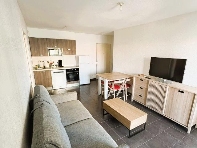 Location Appartement Place Henri Verneuil, Marseille
