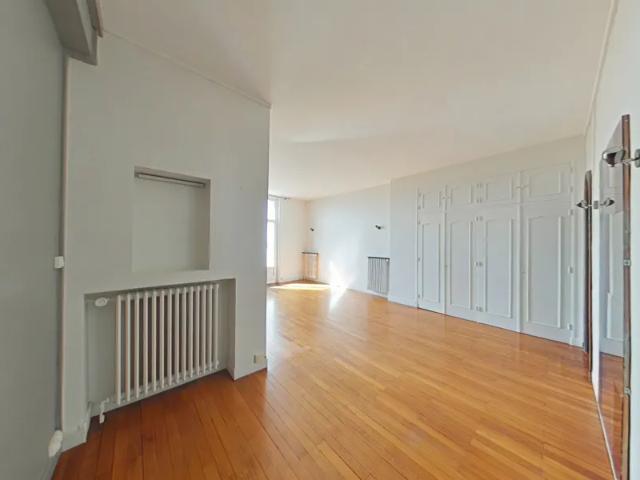 Location Appartement Place Jean Jaurès, Romans sur Isère