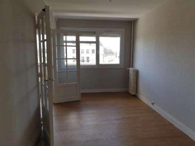 Location Appartement Place La Fayette, Châteauroux