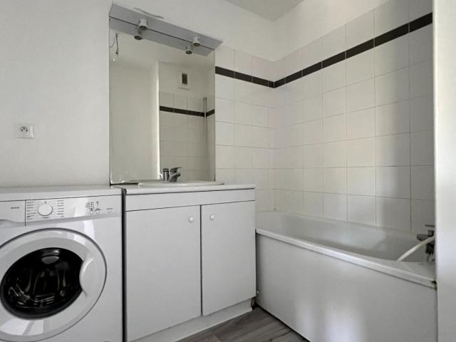 Location Appartement Place Léon Cassé, Corbeil Essonnes