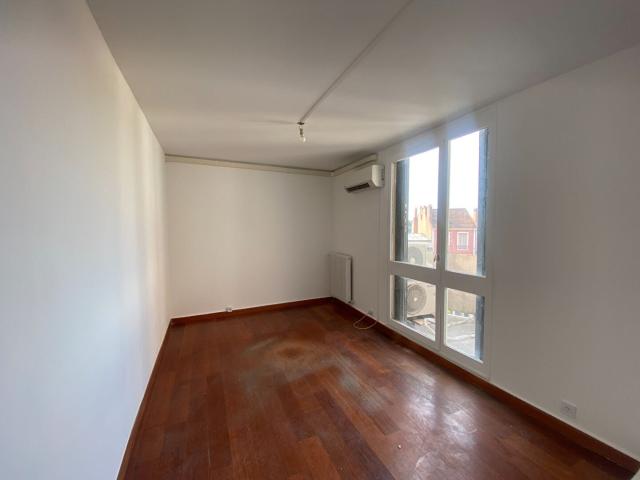 Location Appartement Place Léon Cassé, Corbeil Essonnes